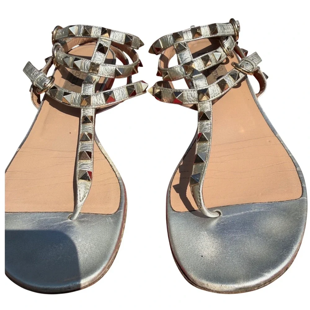 Valentino Garavani Rockstud Thong‎ Gladiator Gold Leather Sandals 37 Flat Shoes